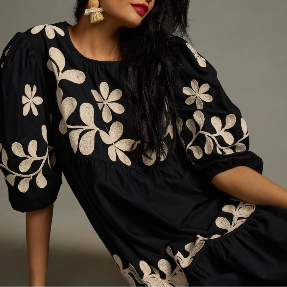 Anthropologie Embroidered Puff-Sleeve Midi Black Cream Sold Out Dress Medium - Picture 10 of 14